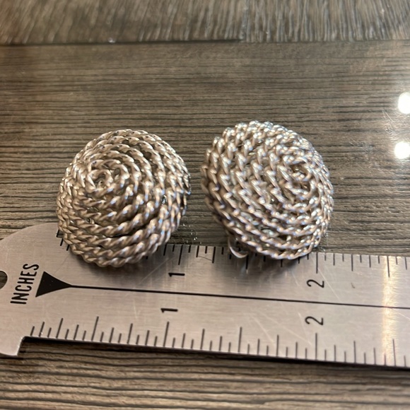 Vintage Spiral Silver-tone Button Clip Earrings - Picture 9 of 14